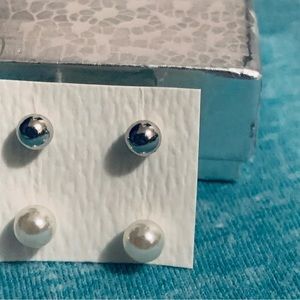 Brand new simple studs